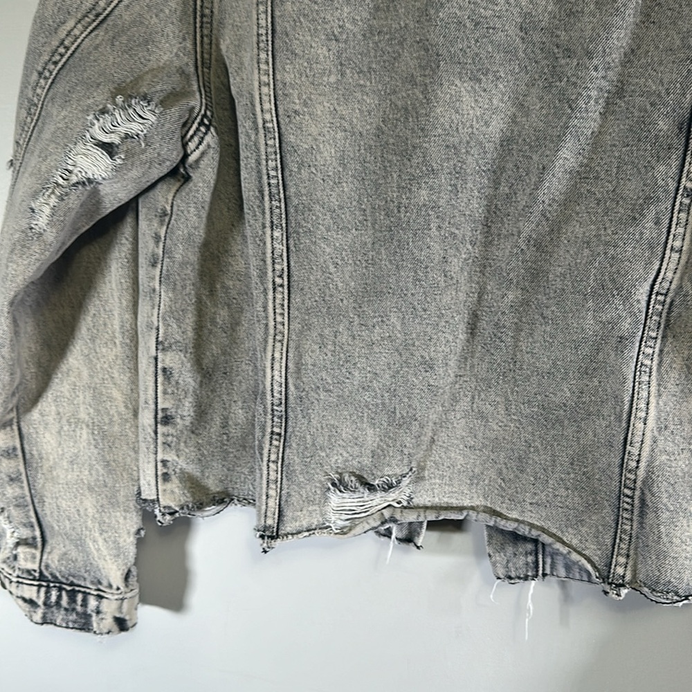 Vervet classic crop fit distressed acid wash Jean jacket size large - Picture 6 of 8